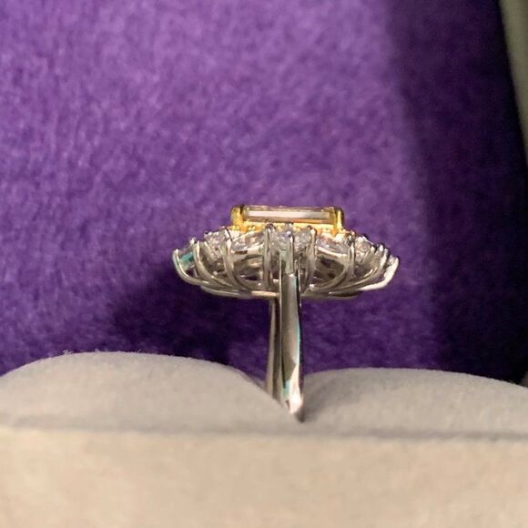 New, sz 8 canary/yellow topaz, clear diamonds, solid sterling, emerald cut - Picture 8 of 12